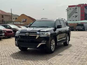 Toyota Landcruiser 300 GXR