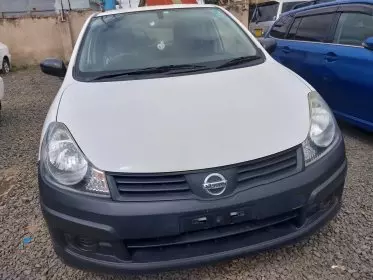 Nissan Advan