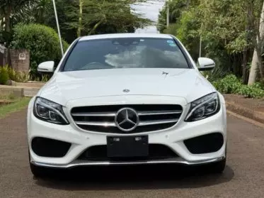 Mercedes-Benz C200