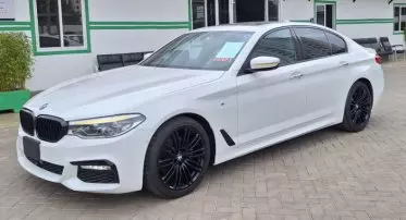 BMW 523I