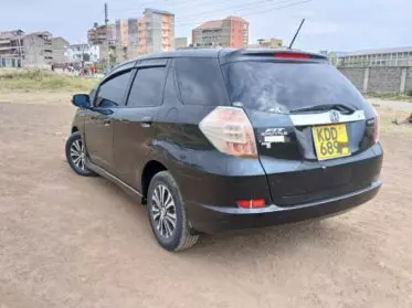 Honda Fit shuttle 