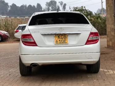 Mercedes-Benz C200