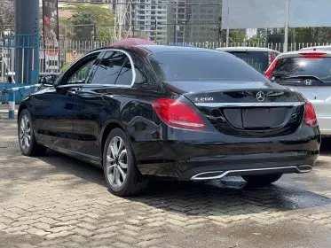 Mercedes-Benz C200