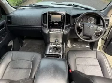Toyota Land Cruiser V8