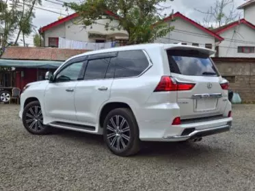 Lexus 570