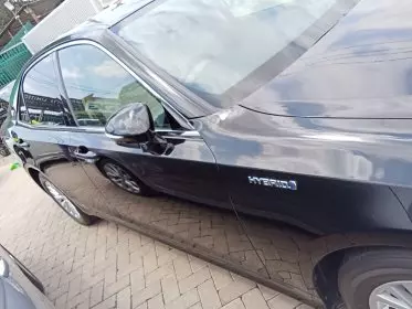 Toyota Crown Royal saloon Hybrid 