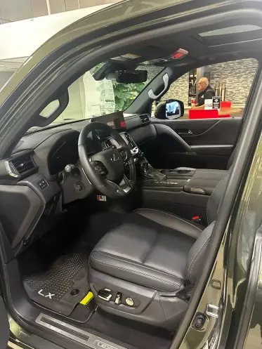 Lexus LX 600