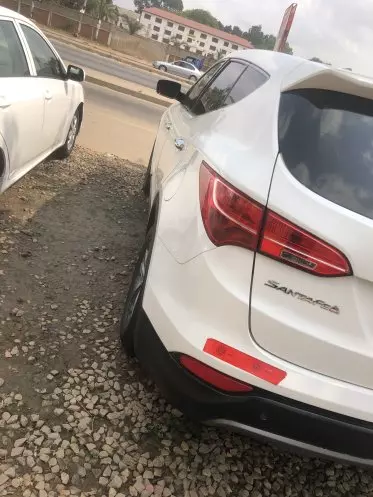 Hyundai Grand Santa Fe