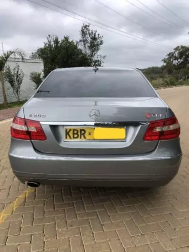 Mercedes-Benz E200