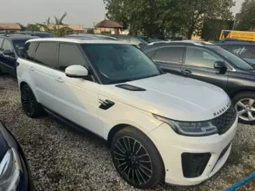 RANGE ROVER HSE LR4