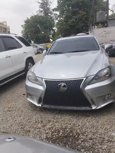 Lexus IS