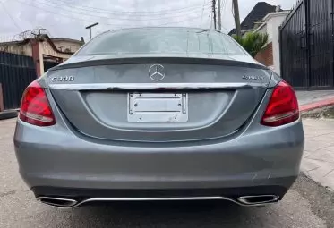 Mercedes-Benz C 300