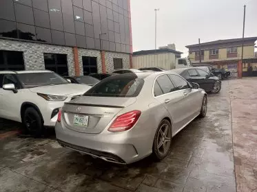 Mercedes-Benz C 300