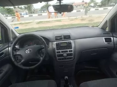 Toyota Avensis Verso