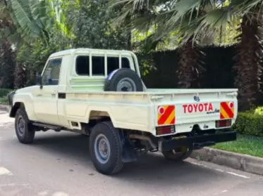 Toyota Land Cruiser Pick Up