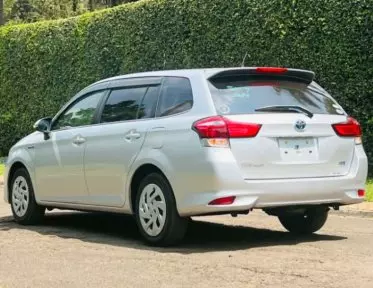 Toyota Fielder hybrid 
