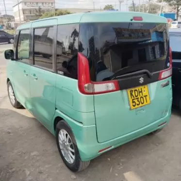 SUZUKI Spacia 