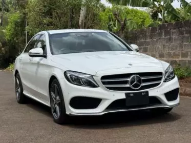 Mercedes-Benz C200