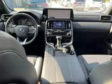Lexus LX 600