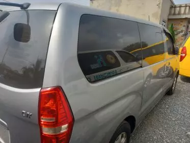 Hyundai H-1 Starex