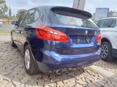 BMW 218