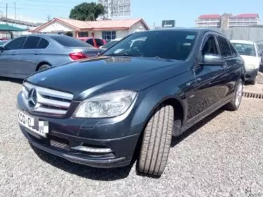 Mercedes-Benz C200