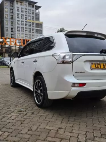 Mitsubishi OUTLANDER