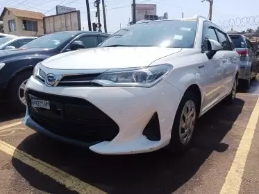 Toyota Fielder hybrid 