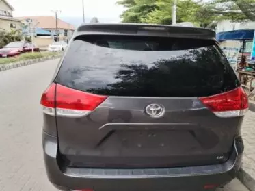 Toyota Sienna