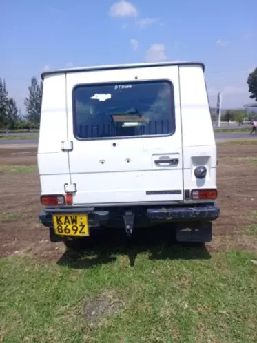 Mercedes-Benz G 230