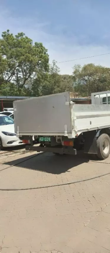 Toyota DYNA 200