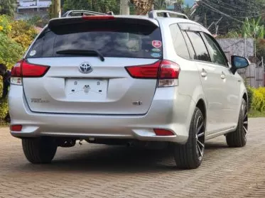 Toyota Fielder 