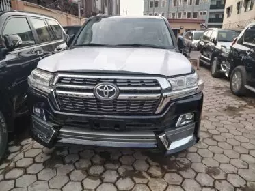 Toyota Land Cruiser GXR