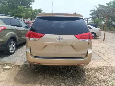 Toyota Sienna