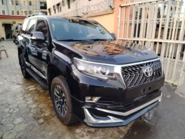 Toyota  Land Cruiser VXR V8