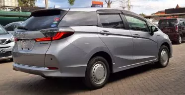 Honda Fit shuttle hybrid
