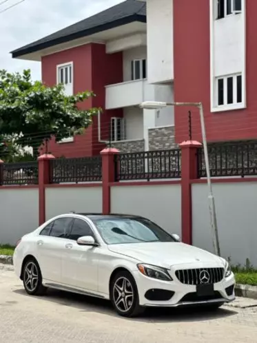 Mercedes-Benz C 300