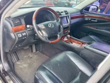Lexus LS 460
