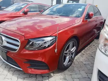 Mercedes-Benz E 200