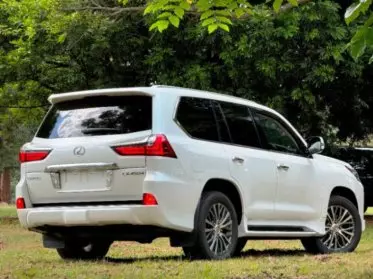 Lexus LX 570