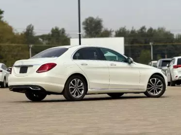 Mercedes-Benz C200