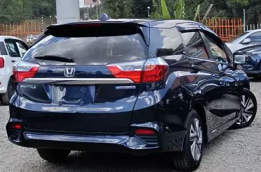 Honda Fit shuttle hybrid