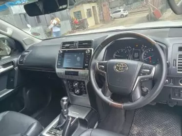 Toyota Land Cruiser Prado VX.L