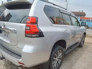 Toyota Land Cruiser Prado TX L