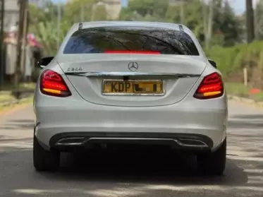 Mercedes-Benz C 200