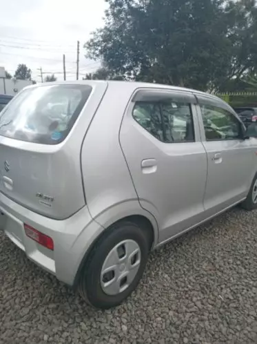 SUZUKI alto