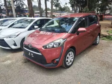 Toyota Sienta