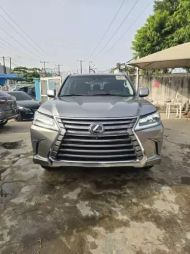 Lexus LX 570