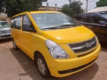Hyundai H-1 Starex