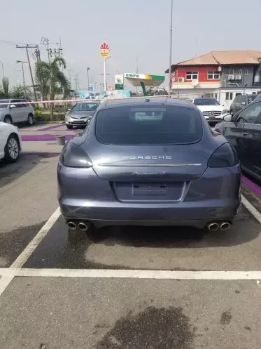 PORSCHE Panamera